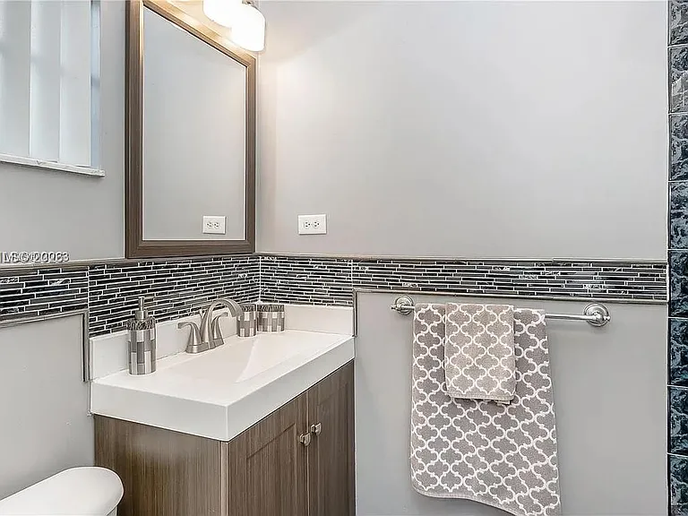 1714 Royal Grove Way — Photo 18