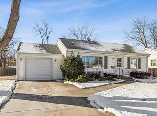 139 S Rosedale Ave, Aurora, IL 60506