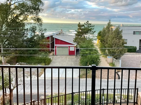 31 Shore Dr, Portage, IN 46368