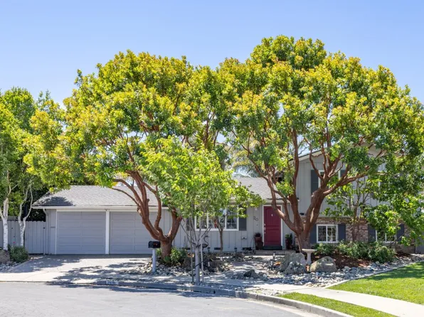 20 Dickens Cir, Salinas, CA 93901