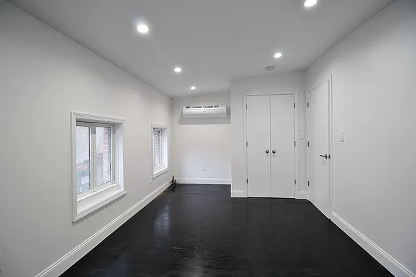 Rented by Julianna Realty Corp | media 6