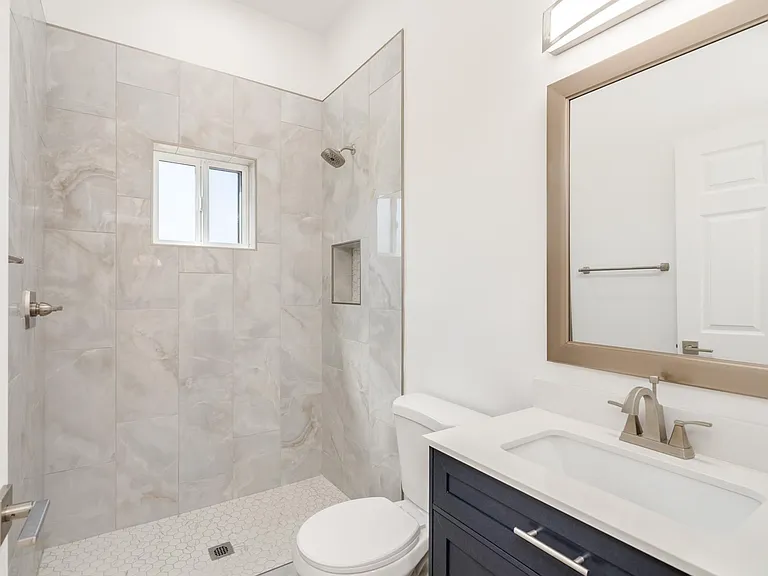 1120 E Waverly St #2 — Photo 28
