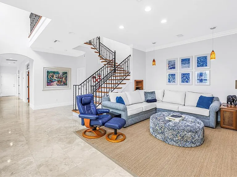 1133 Abbeys Way — Photo 4