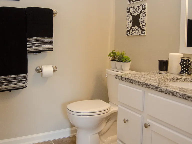 205 N Martin St — Photo 4