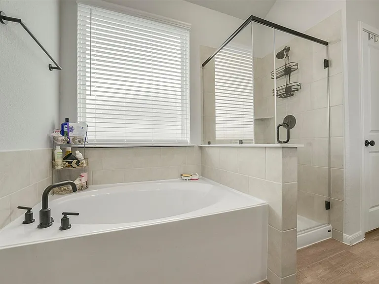 5202 Hazel Vista Ln — Photo 18