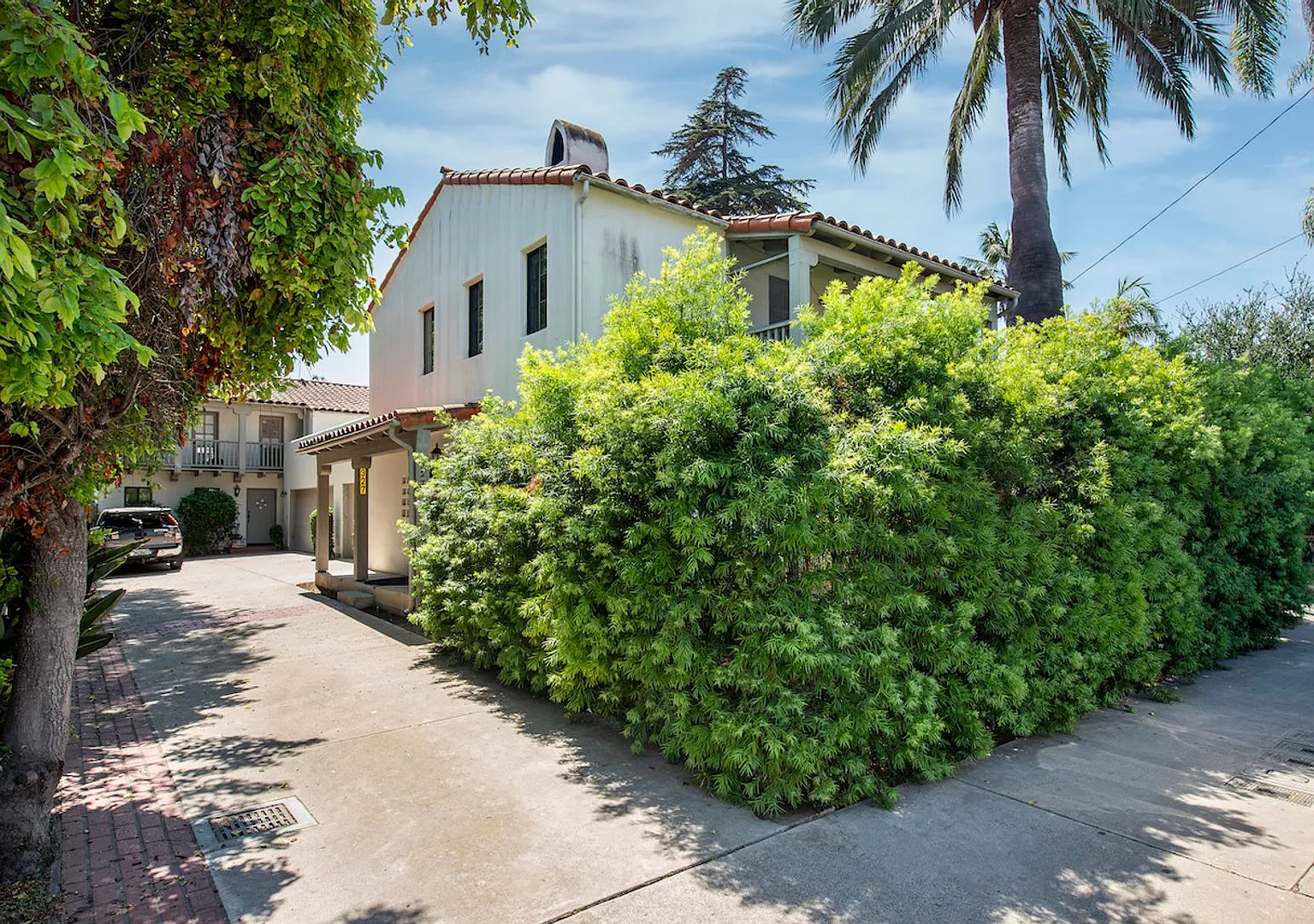 Highly Desirable 2bed/2.5bath in Wonderful Santa Barbara Location! — Photo 2