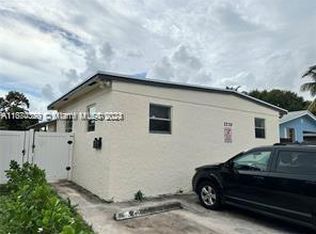 2220 Charleston St #2, Hollywood, FL 33020