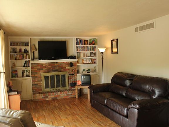 3rd image of 2120 Buehrle Dr