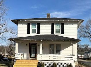 1104 S 4th St, Effingham, IL 62401