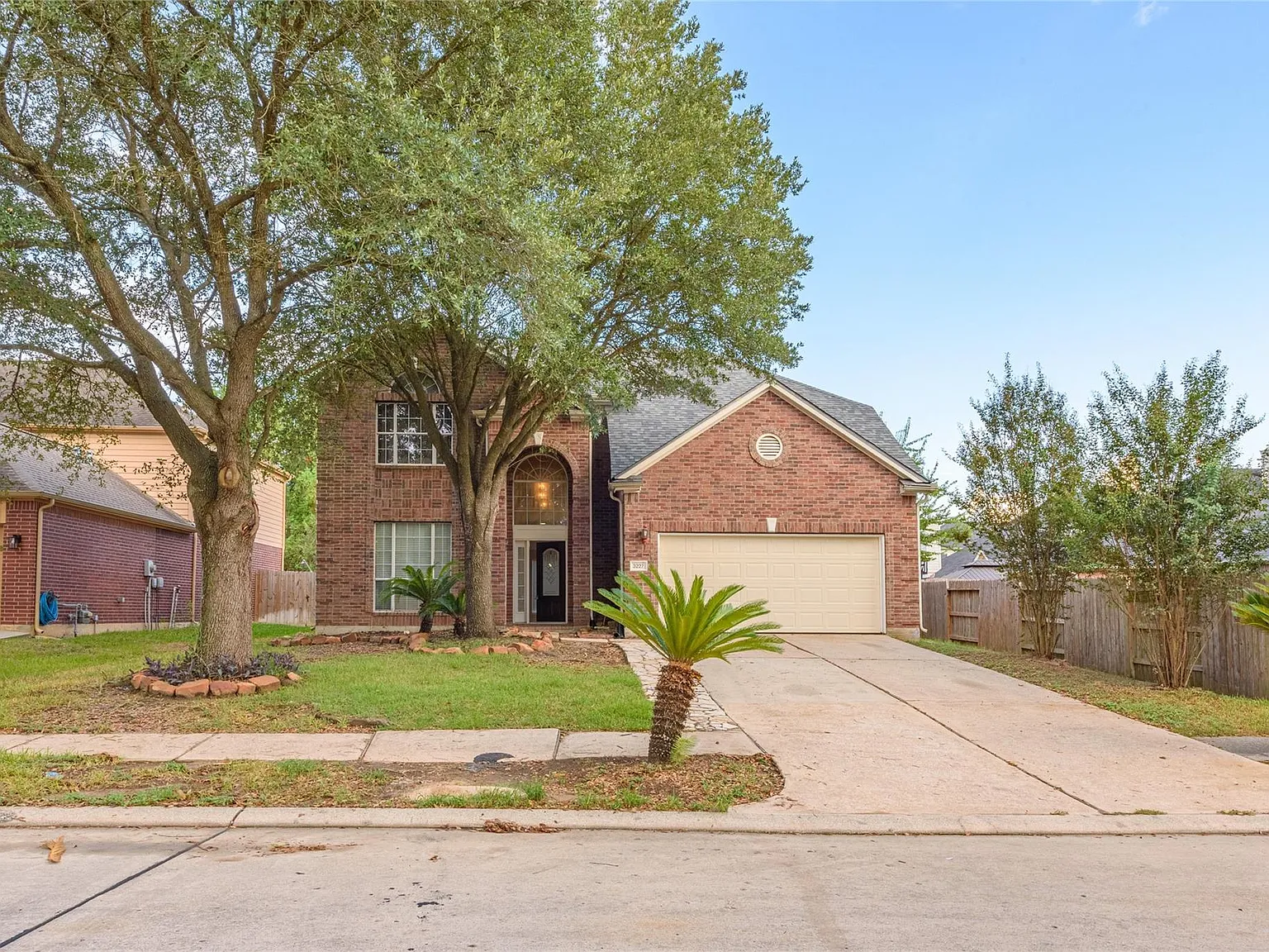4 bed, 2.5 bath, 2761 sqft, $2,600 — Photo 1