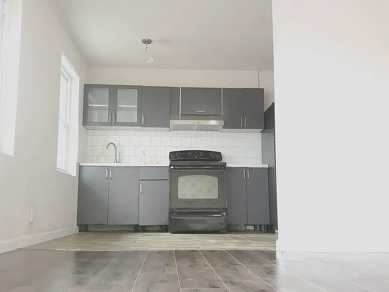 1086 Clinton Rd — Photo 25