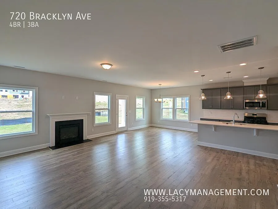4 bed, 3.0 bath, 2878 sqft, $2,295 — Photo 4