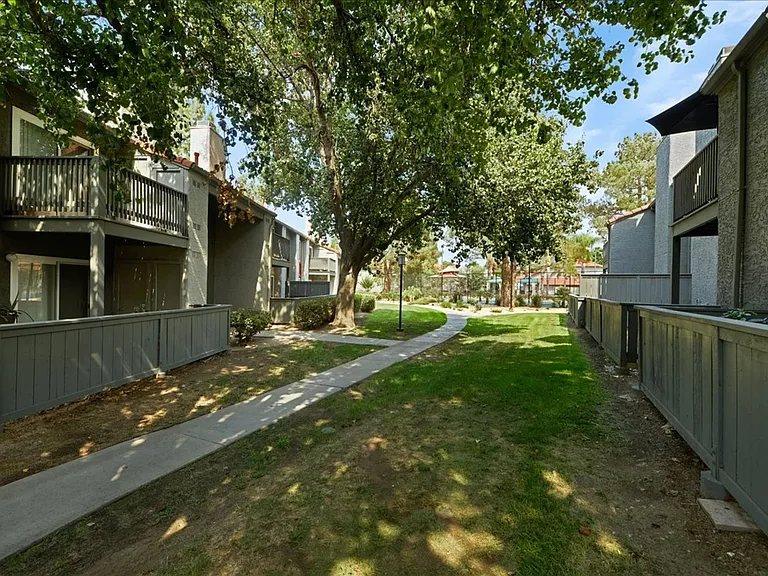 Corona Pointe Resort — Photo 89