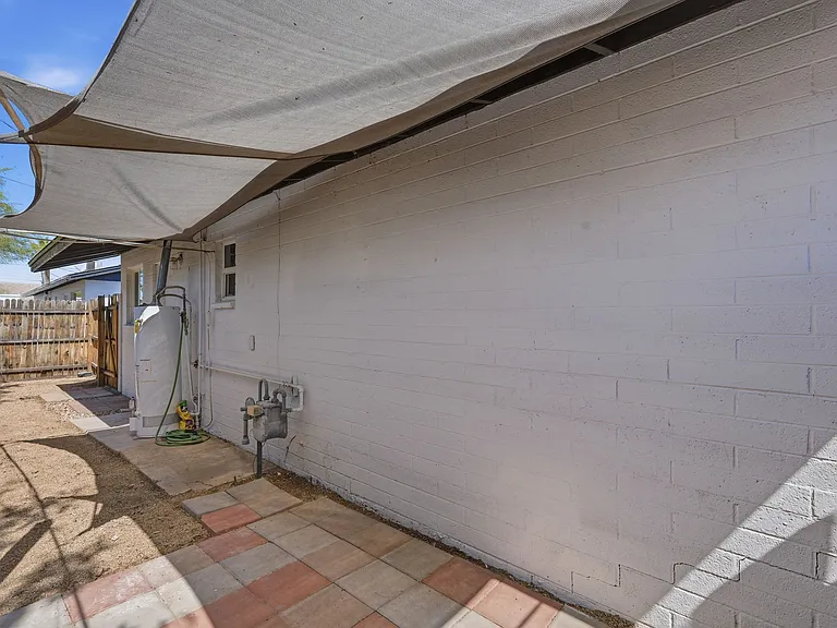 4329 N Longview Ave #10 — Photo 24