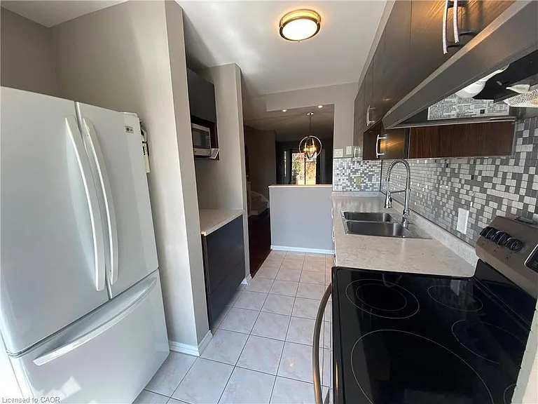 895 Maple Ave #124 — Photo 5