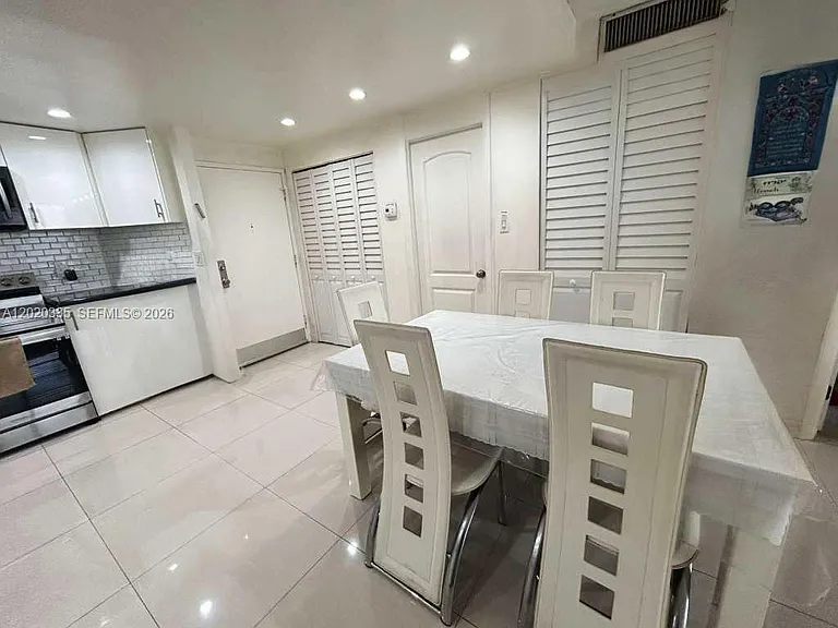 1351 NE Miami Gardens Dr #511E — Photo 4