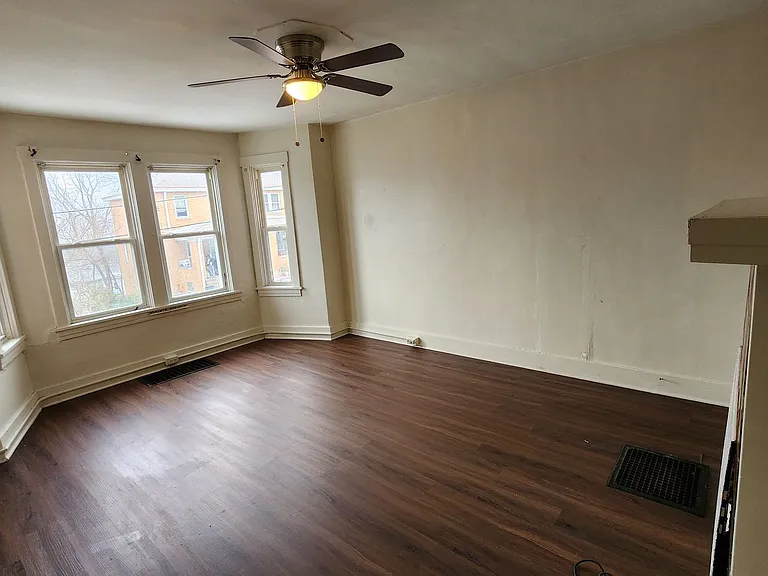 2918 Clermont Ave — Photo 16