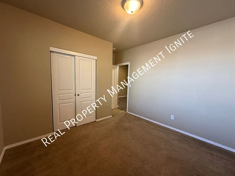 332 SW Antler Ridge Ct — Photo 13