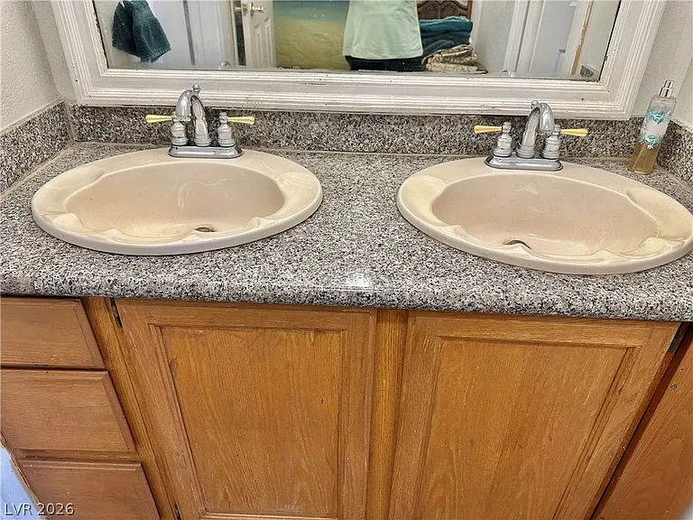 4317 W Oakey Blvd — Photo 20