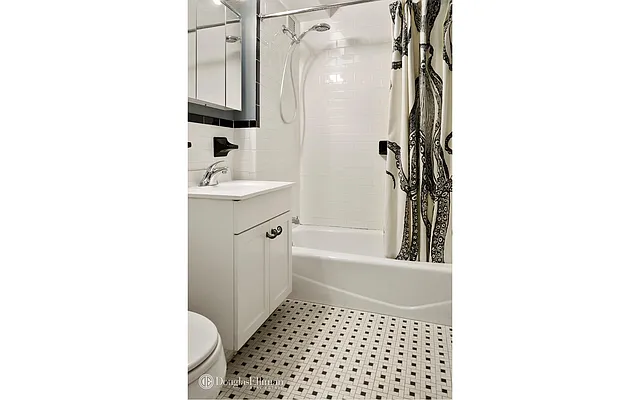 Sold by Douglas Elliman | media 18