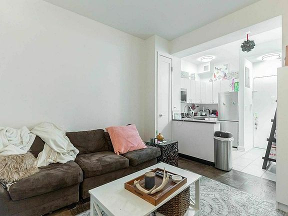 3rd image of 235 W 22nd St APT 1D