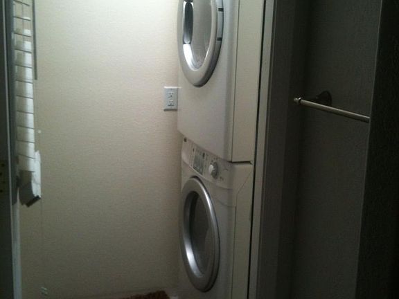 EnergyEfficientStackableWash/Dryer