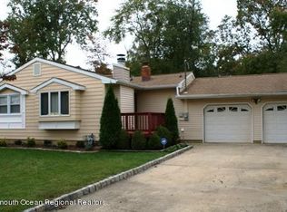 41 Smith St, Howell, NJ 07731