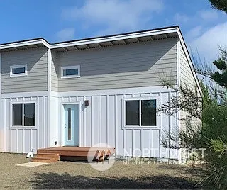 944 B Wawona Street SE photo 1
