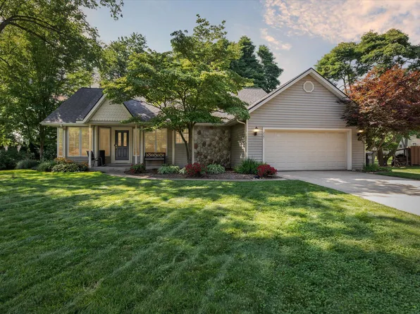 227 Phoenix Ct, Plainwell, MI 49080