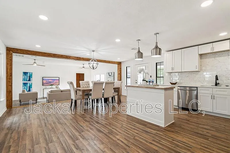 4 bed, 3.0 bath, 2598 sqft, $2,450 — Photo 4