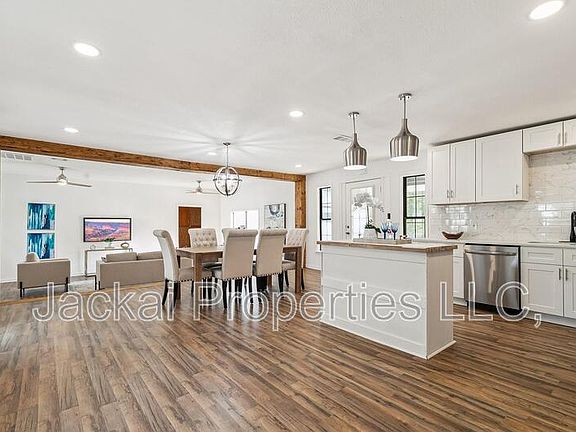 4th image of 2038 Avon Dr