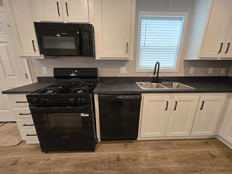 29800 Guilford Cir #414 — Photo 7