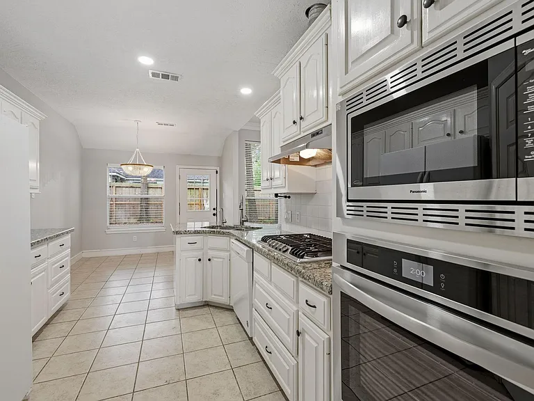 909 Katie Ln — Photo 20