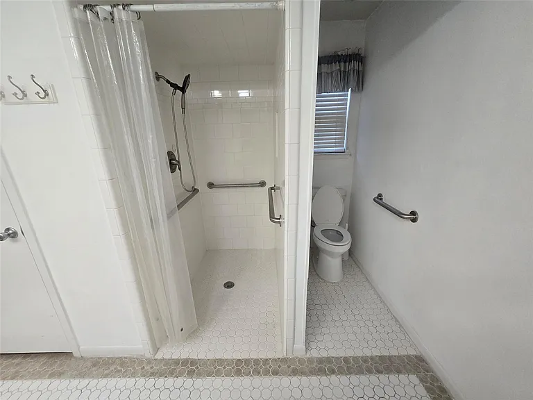 9802 Sagepike Dr — Photo 22