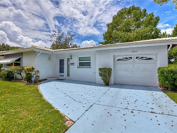 2nd image of 2027 Indigo Dr