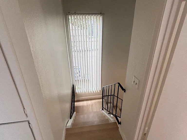 518 Fernleaf Ave #BACK — Photo 16