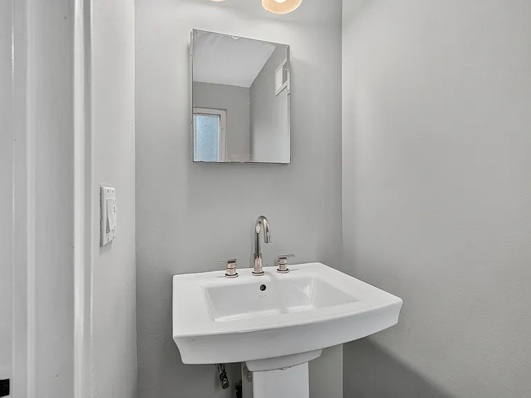 11 Lockwood Ln — Photo 12