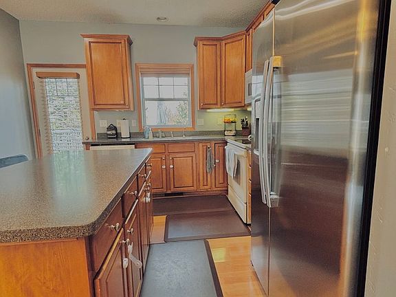 3rd image of 10850 Kingsfield Ln
