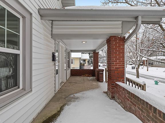 4th image of 1437 E Edwards Ave
