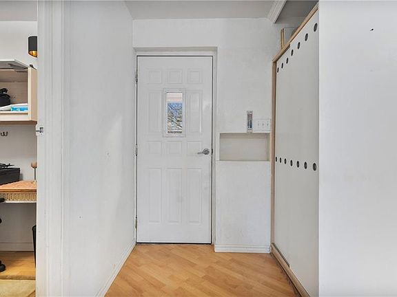 5th image of 60 Woodhouse St
