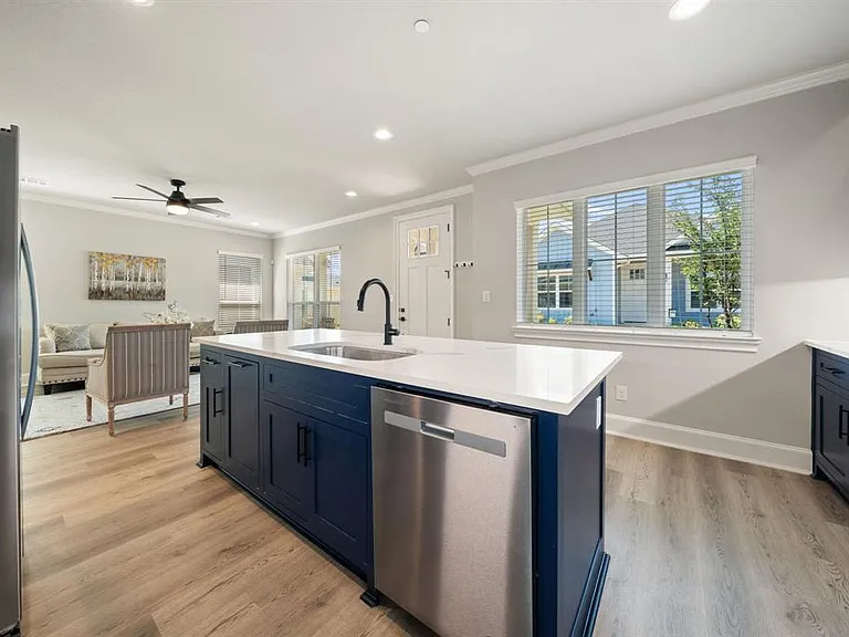 322 Woodside Trl — Photo 4
