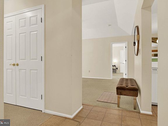 4th image of 204 Chaucer Ln APT P