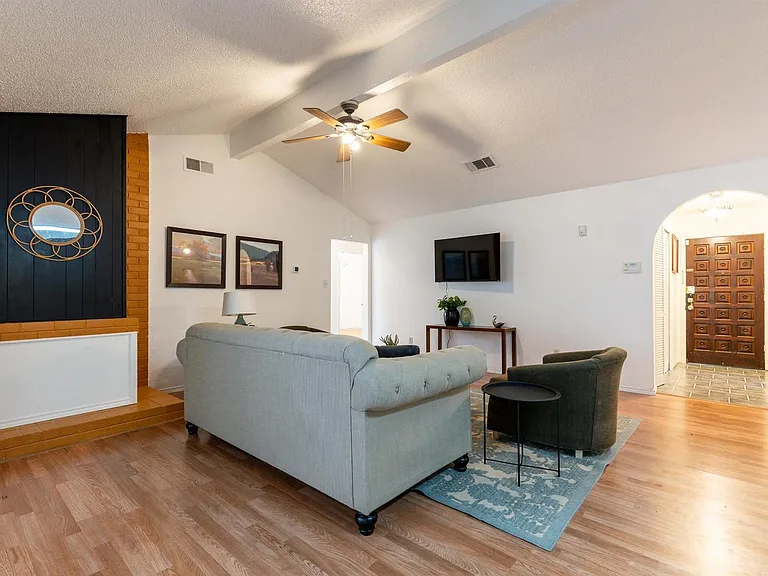 3105 Selfridge Dr — Photo 3