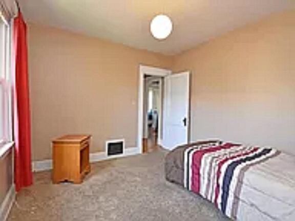 4th image of 465 Lloyd Pl #2