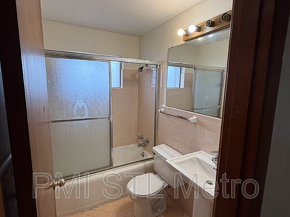 4th image of 4838 S Broadway St #C
