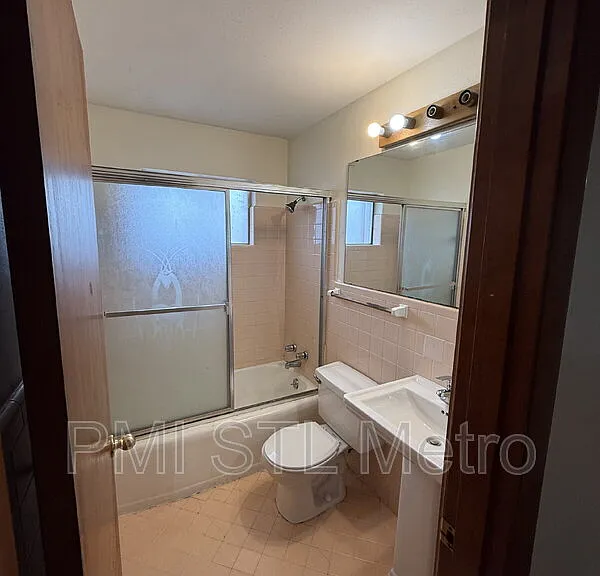 4838 S Broadway St #C — Photo 4