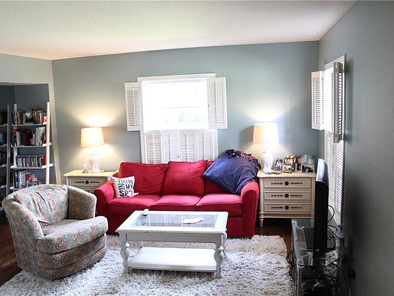 2nd image of 6427 Oriole Dr #6427