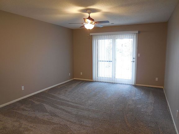 5th image of 120 College Park Cir APT 1