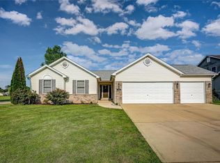 102 Broadstone Dr, Fairview Heights, IL 62208