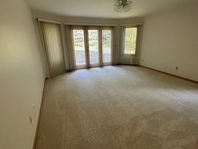 6739 Arlington Dr — Photo 24